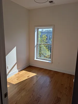Bedroom, photo 2