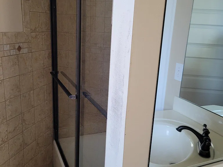 2000 Spring Dr — Photo 14