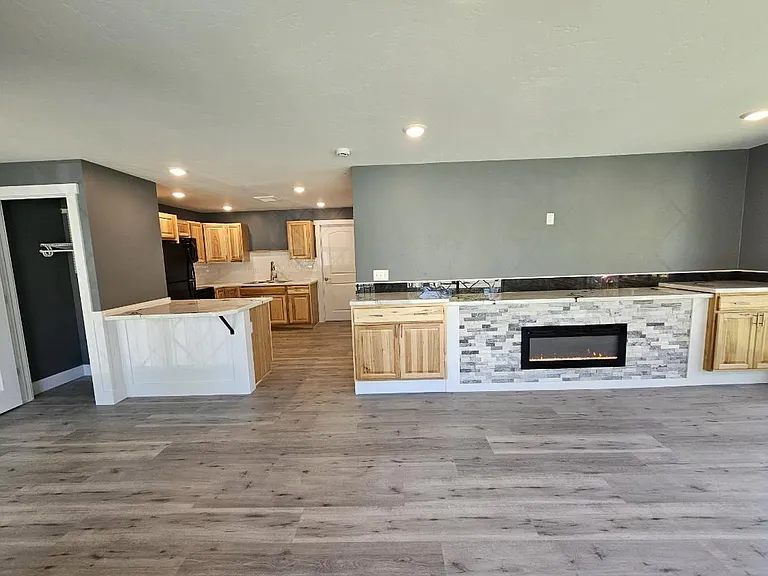 517 S 6th St E #102 — Photo 3