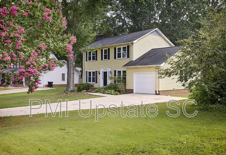 206 Manassas Dr — Photo 4