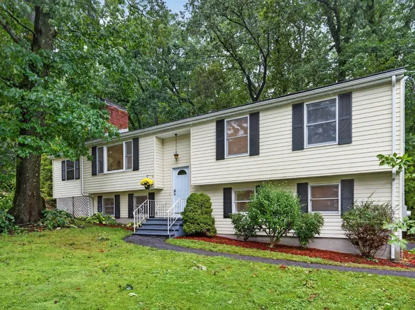 523 Greendale Ave, Needham, MA 02492