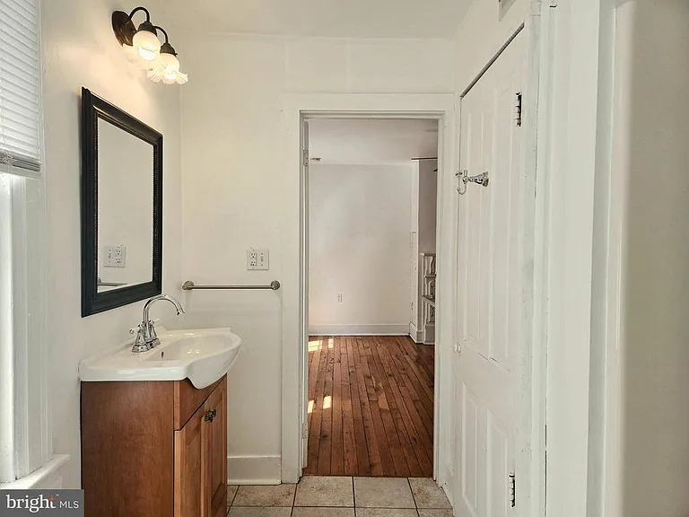 448 N Loudoun St #C — Photo 4