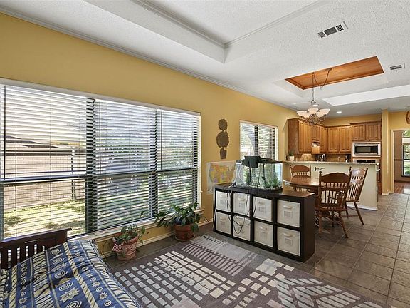 5th image of 318 Spanish Moss Dr