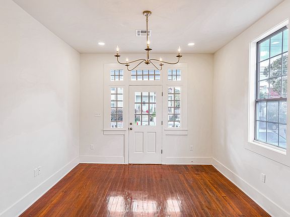 3rd image of 2801-03 Soniat St #2803