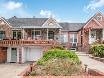 5367 62nd St, Maspeth, NY, 11378