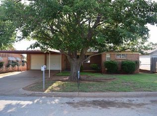 615 N Park Ave, Iowa Park, TX 76367