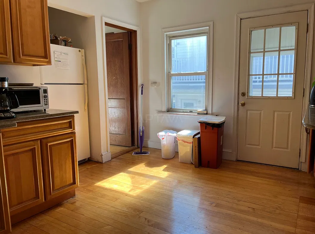4 bed, $4,600 — Photo 2