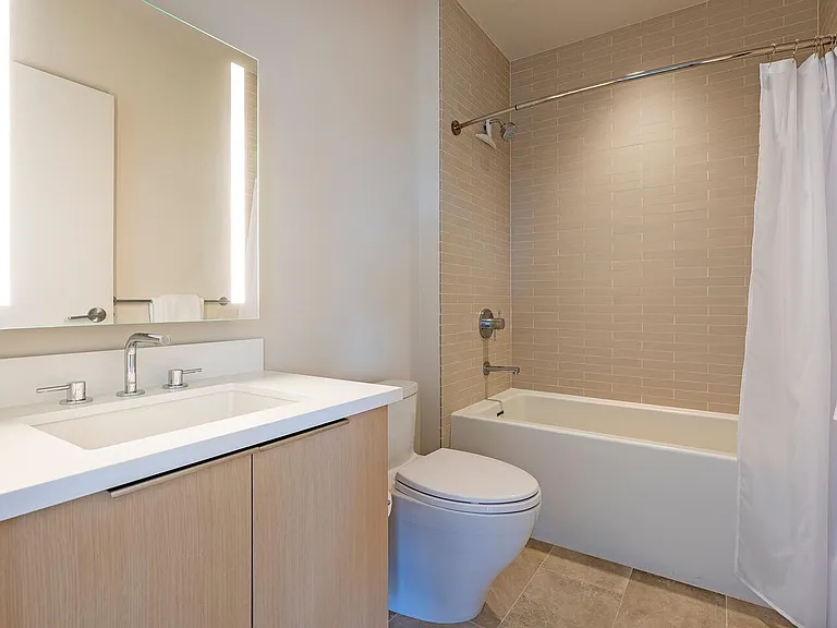 1001 Queen St #3901 — Photo 14