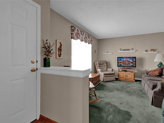 5th image of 133 Sawyer Dr