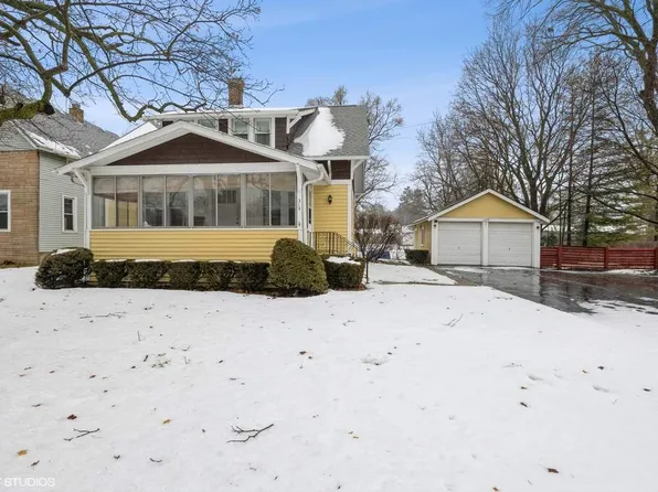 312 E Belvidere Rd, Grayslake, IL 60030
