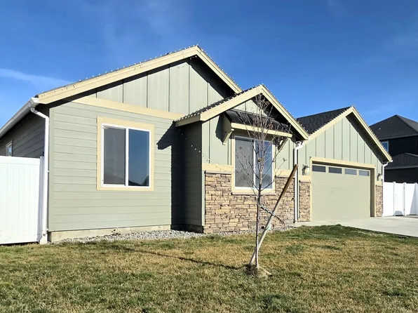 717 J St NE, Quincy, WA 98848