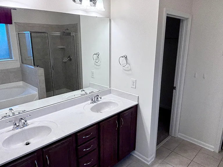 535 Whitworth Ln — Photo 14