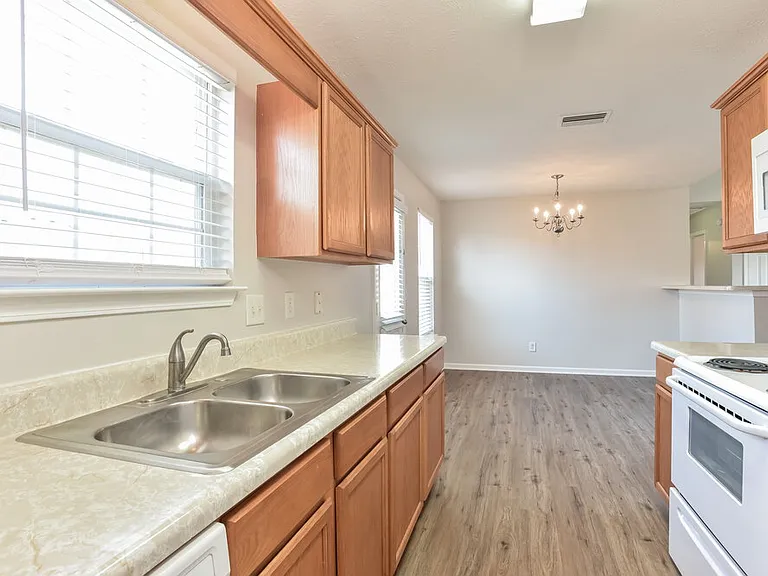 154 Dreville Dr — Photo 8