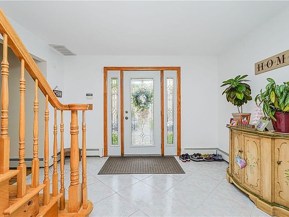 3rd image of 9 Prague Ct