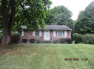 28 Reynolds Rd, Troy, NY 12180