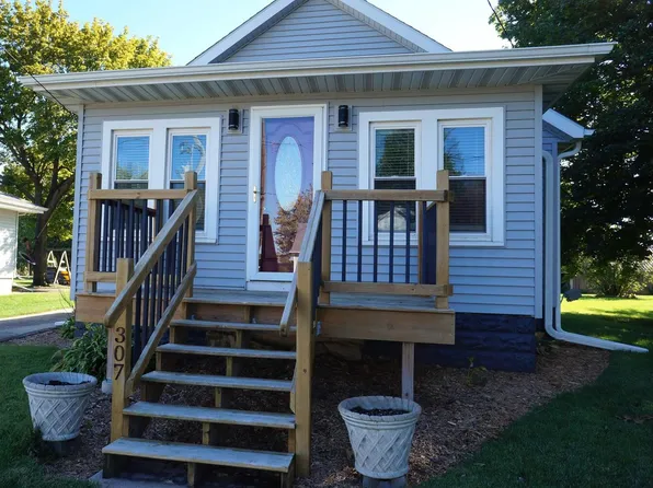 307 E 2nd St, Atkinson, IL 61235