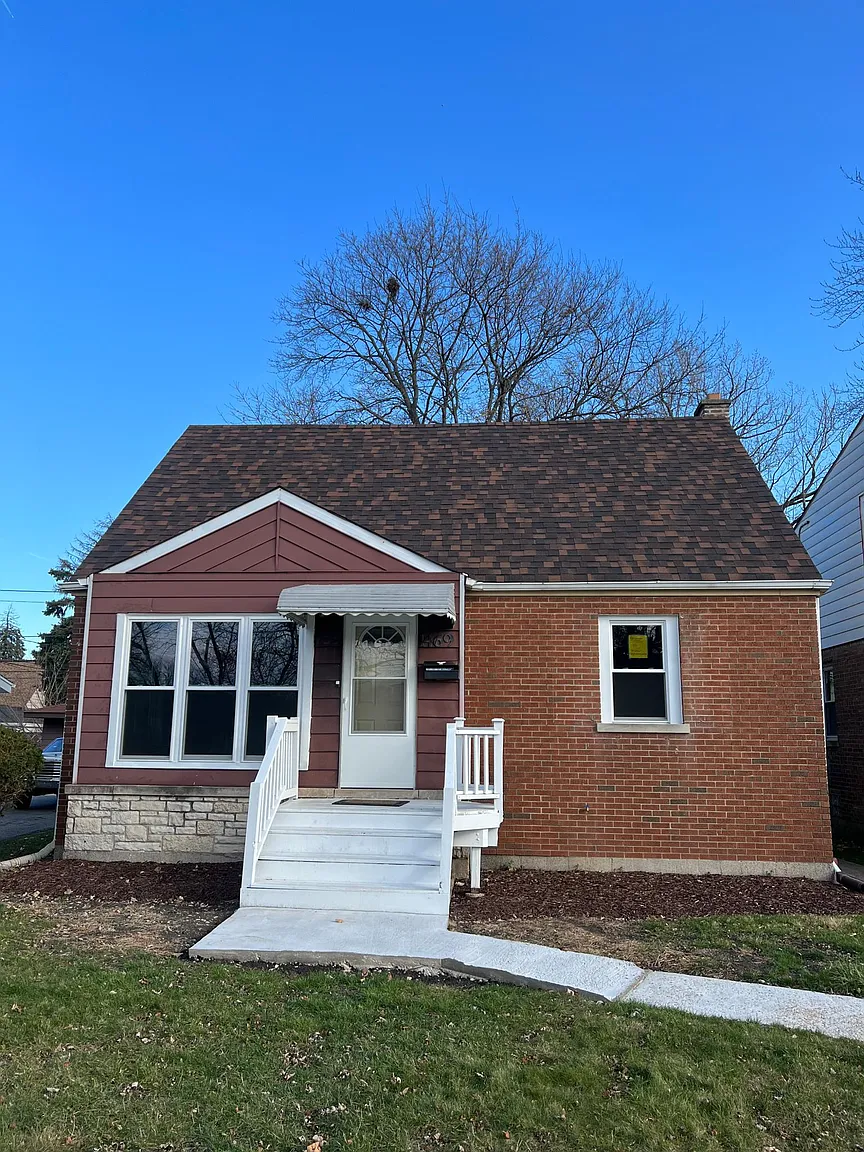 1469 Forest Ave photo 1