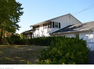 2 Batt Ln, East Haven, CT 06513