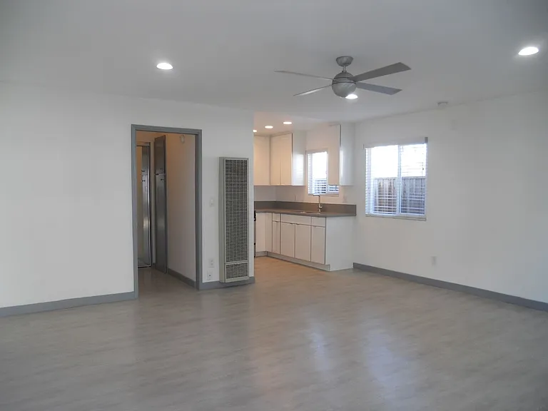 Eastside Apartments — Photo 36