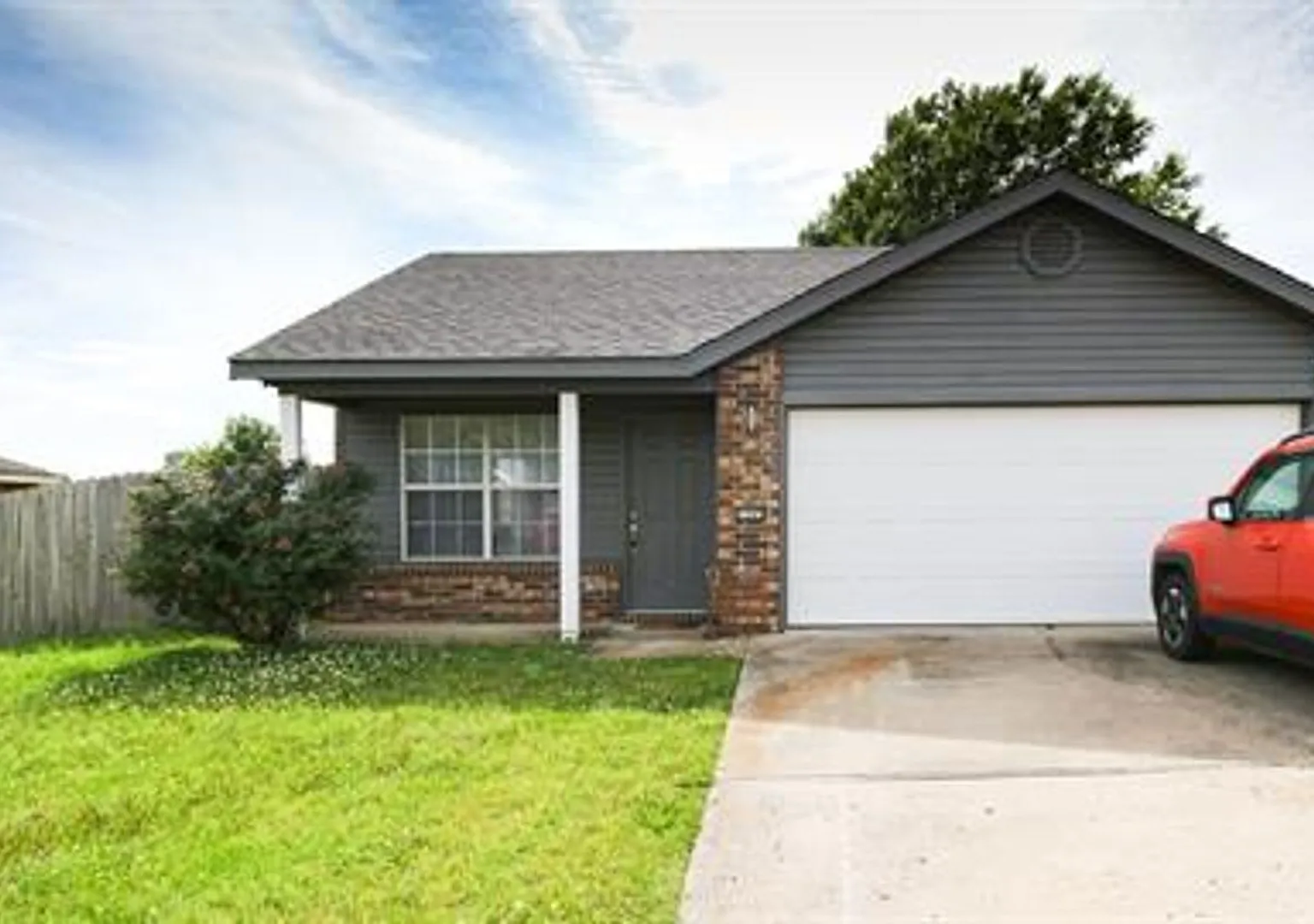 Fantastic House in Fayetteville! — Photo 1
