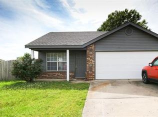 1243 S Oleander Ln, Fayetteville, AR 72704