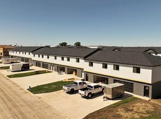 1012 18th St NE #4, Sioux Center, IA 51250