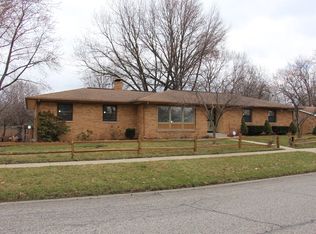 1702 Scottsdale Dr, Champaign, IL