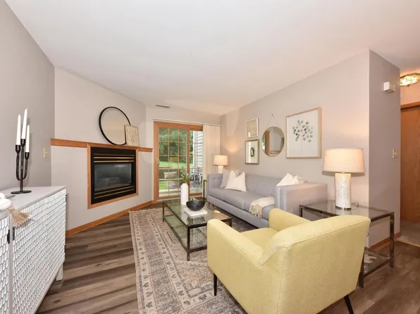 18575 Brookfield Lake DRIVE #61, Brookfield, WI 53045
