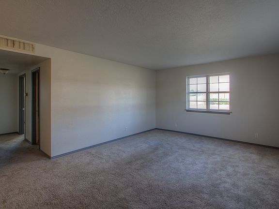 4th image of 2520 S Florence Ave #1