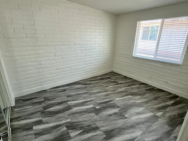 2905 N Euclid Ave — Photo 13