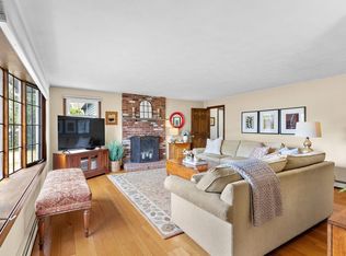8 Donato Dr, Franklin, MA 02038