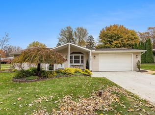 2705 Semloh St, Lake Orion, MI 48360