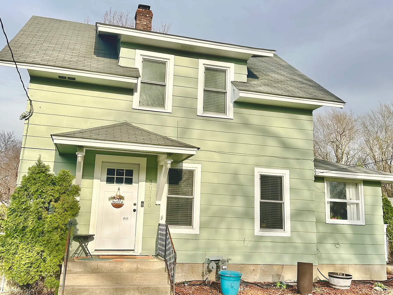 3 bed, 1352 sqft, $2,550 — Photo 1