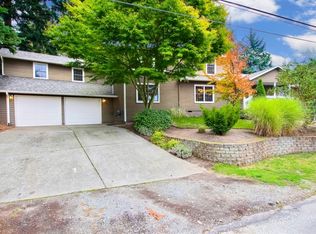 19040 10th Ave NE, Shoreline, WA 98155