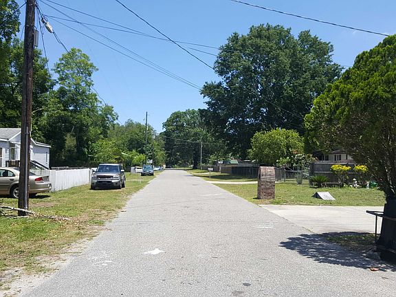 4th image of 8558 Peach St