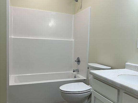 5th image of 857 W Parkview St