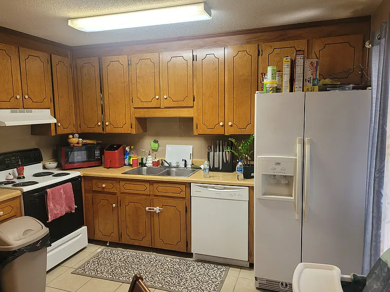258 Edith Way — Photo 11