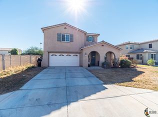677 Costa Azul St, Imperial, CA 92251