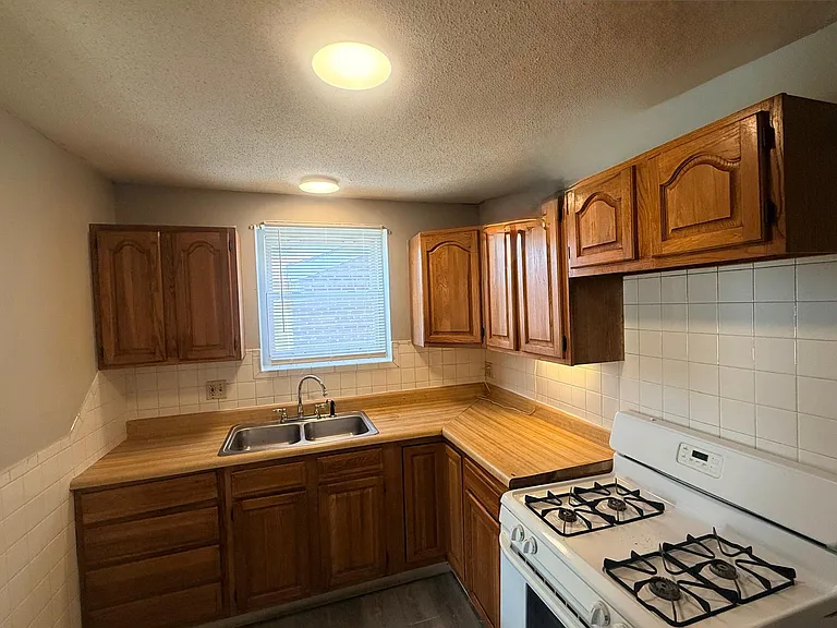 6148 Laura Ave — Photo 19