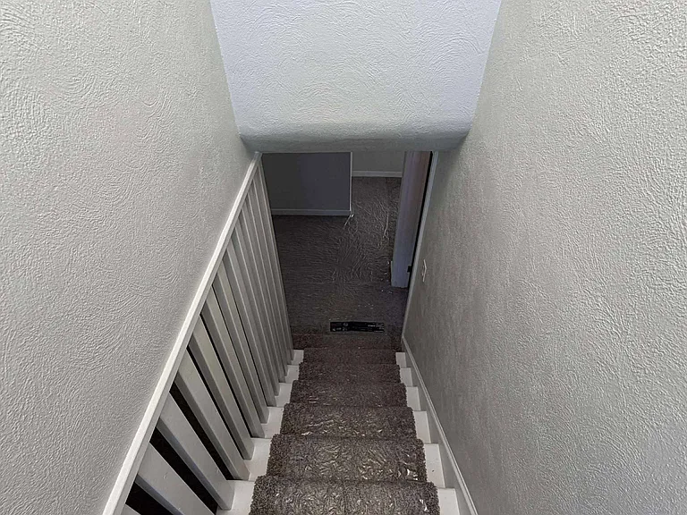 132 W Cedar St — Photo 10