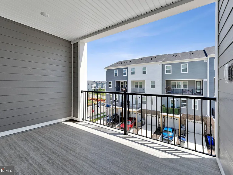 9670 Swallowtail Ln — Photo 40