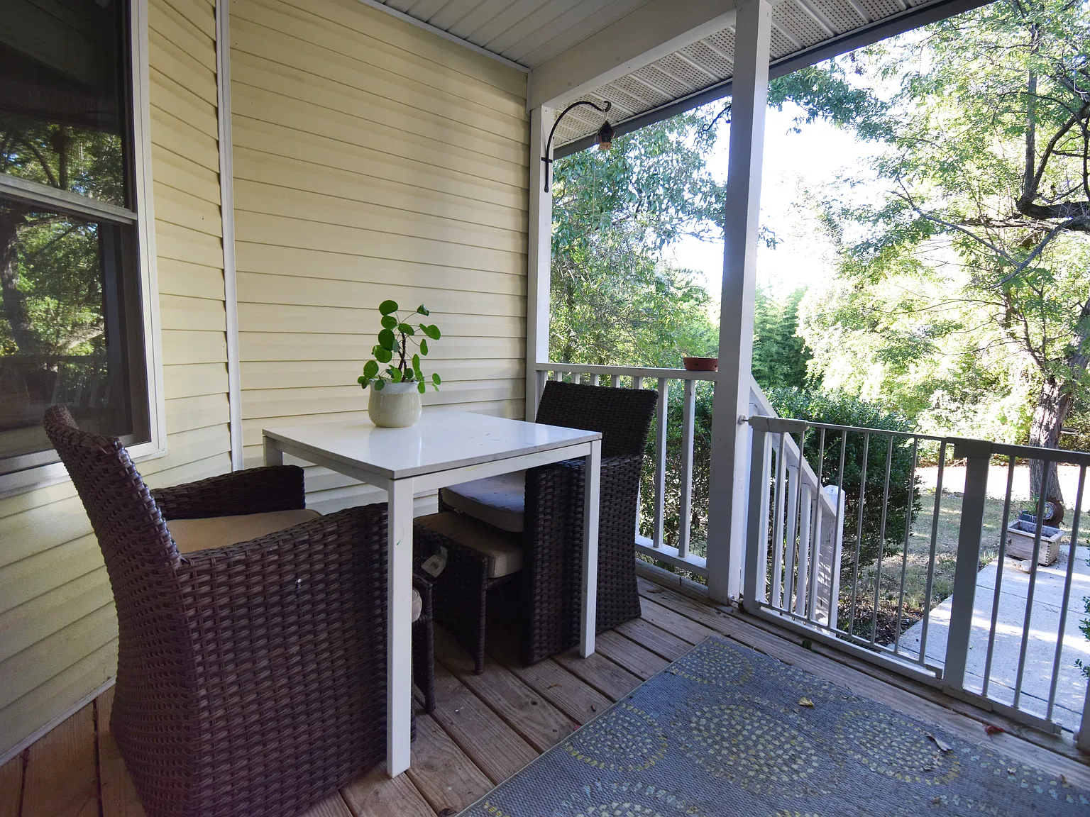 3 bed, 1100 sqft, $2,500 — Photo 2