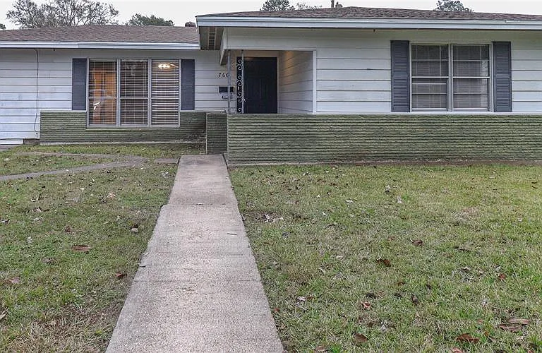 760 Parson Dr — Photo 1