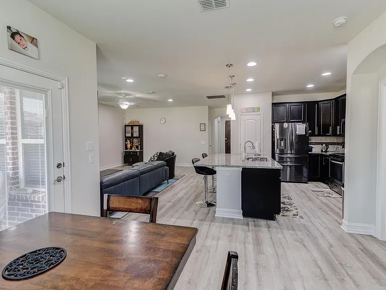2808 Southampton Dr — Photo 13