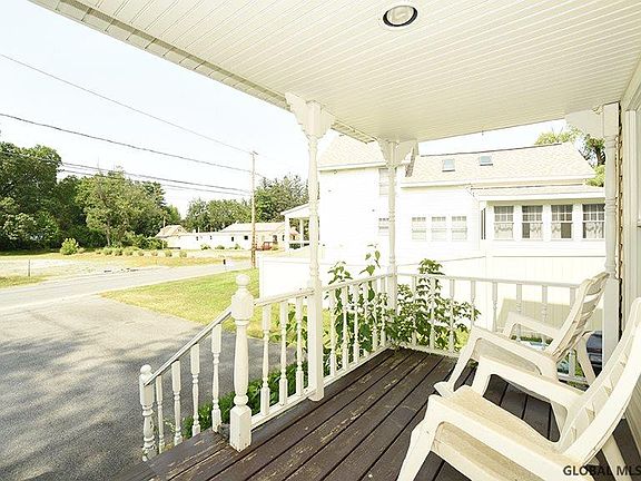 2nd image of 130 Crescent St