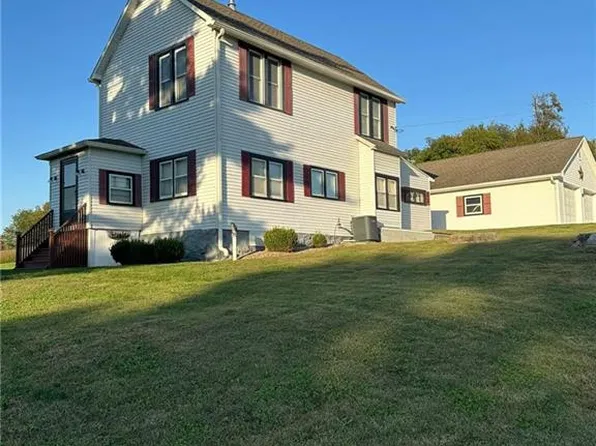 26876 Tonganoxie Dr, Leavenworth, KS 66048