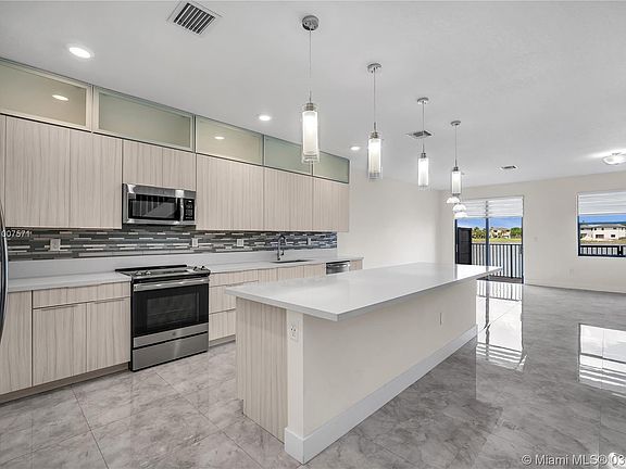 4th image of 9077 NW 159th St #9077