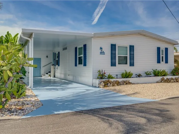 3033 Bounty Ln, Saint James City, FL 33956