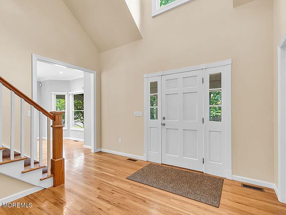 4th image of 102 Parker Road