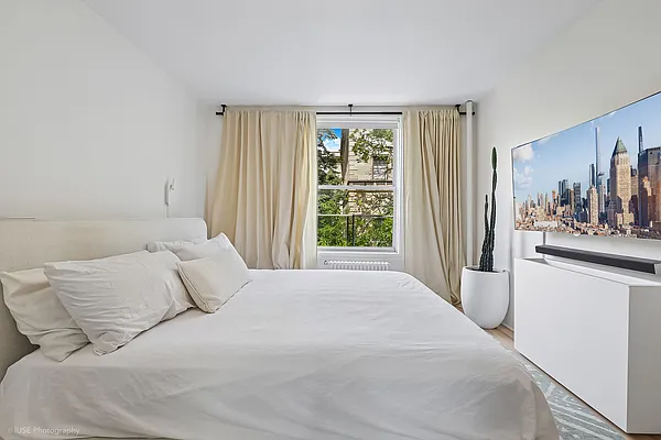 Bedroom, photo 1